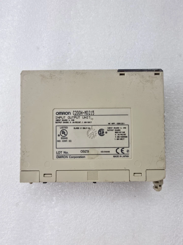 OMRON C200H-MD215 INPUT OUTPUT UNIT 24VDC C200HMD215